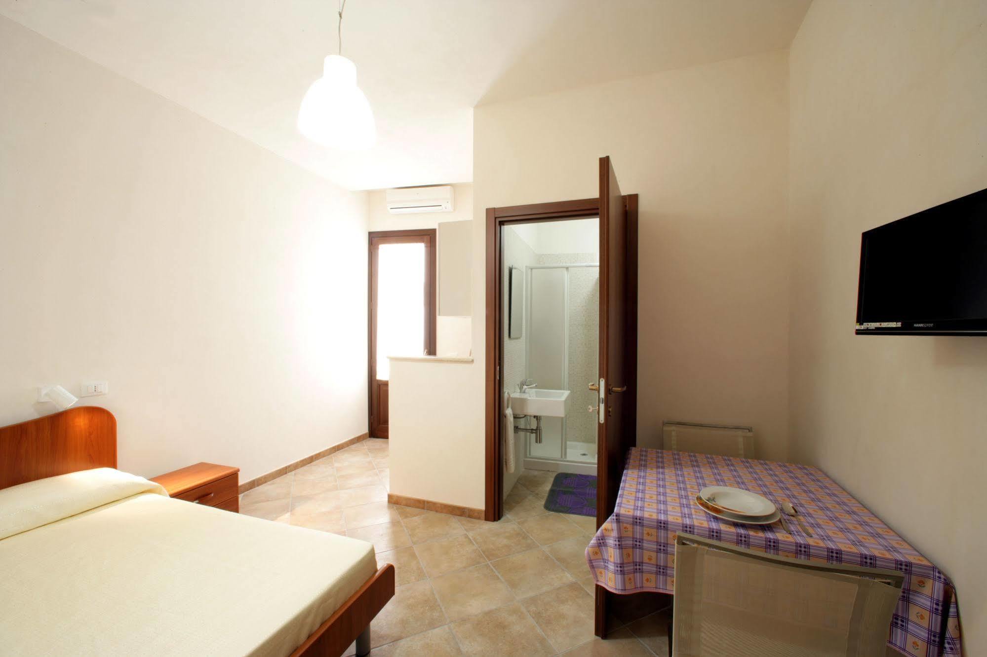 شقة Mansarda Con Terrazzo تراباني المظهر الخارجي الصورة